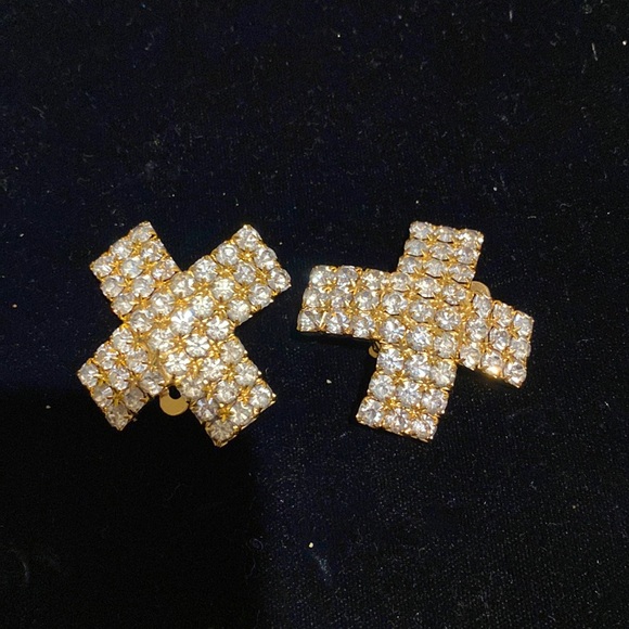 Earrings - Picture 1 of 2